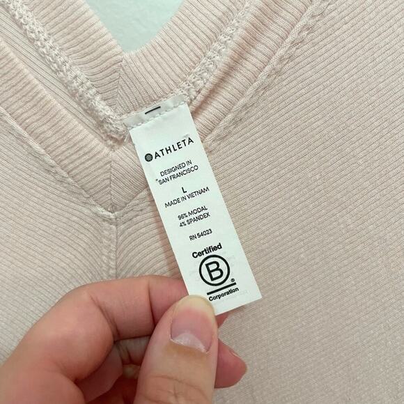 Athleta Nayarit Tee Shellfish Pink Size Large – Lightweight Performance Top 692E - Picture 3 of 6